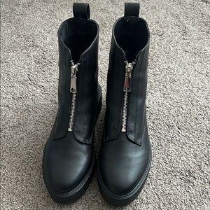 H&M qBlack Front-Zip Women’s Leather Ankle Boots